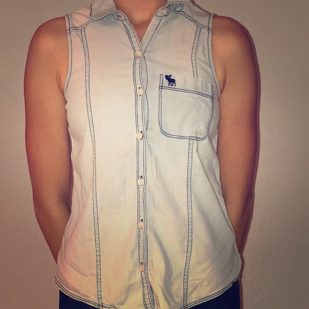 Abercrombie KIDS Button down shoulder top